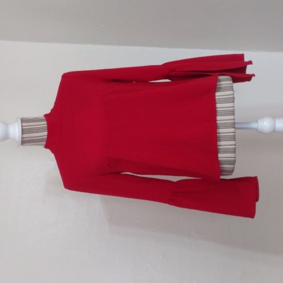 Urban Outfitters Red Mock Neck Bell Sleeve Blouse Size XS - Picture 13 of 14